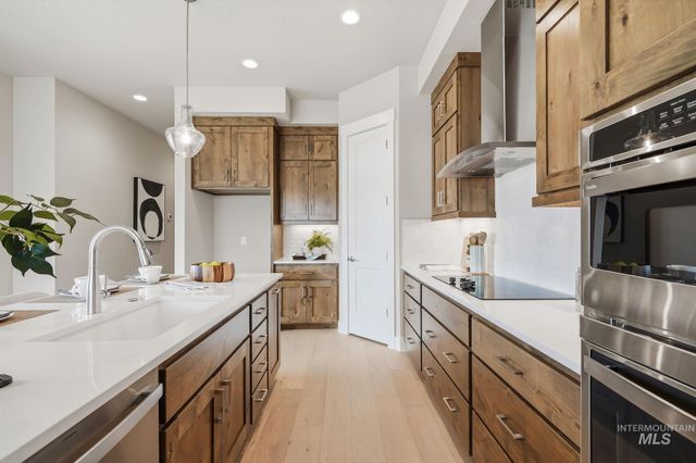 470 S Radiator Rd, Boise, ID 83716