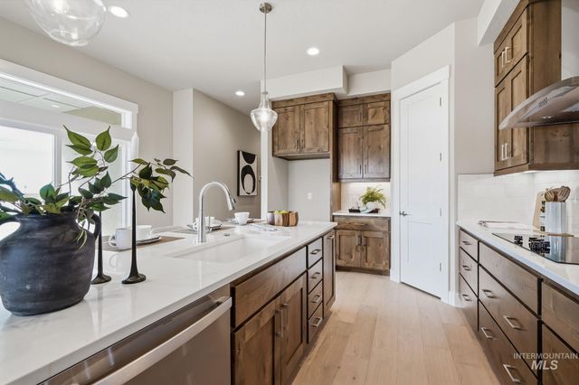 470 S Radiator Rd, Boise, ID 83716
