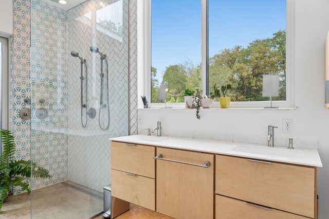 534 Old McDade RD, Elgin, TX 78621
