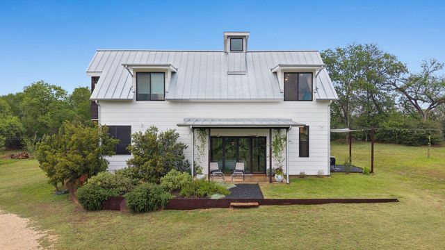 534 Old McDade RD, Elgin, TX 78621