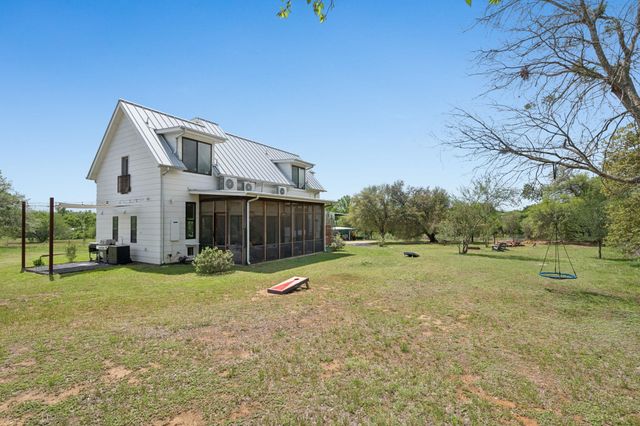534 Old McDade RD, Elgin, TX 78621