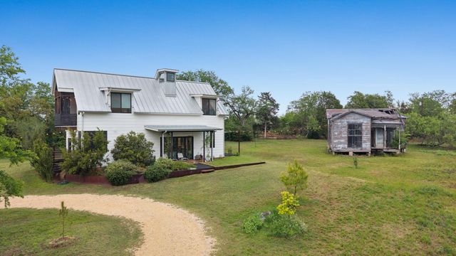 534 Old McDade RD, Elgin, TX 78621