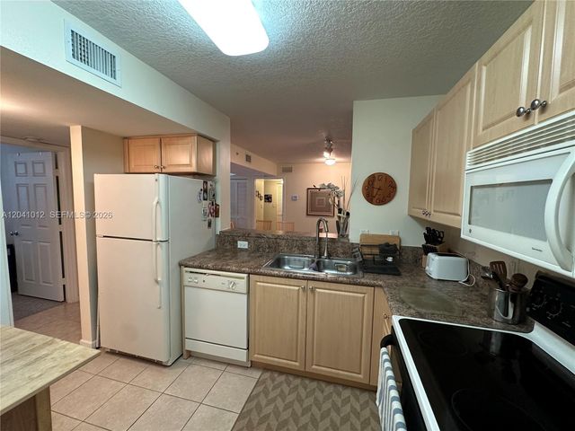 619 E Sheridan Street 105, Dania Beach, FL 33004