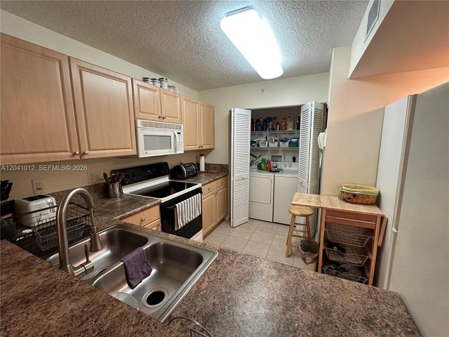 619 E Sheridan Street 105, Dania Beach, FL 33004