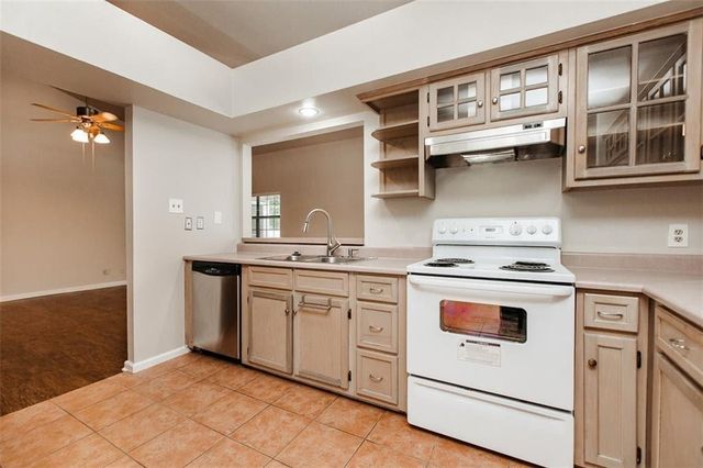 208 S Cougar Ave, Cedar Park, TX 78613