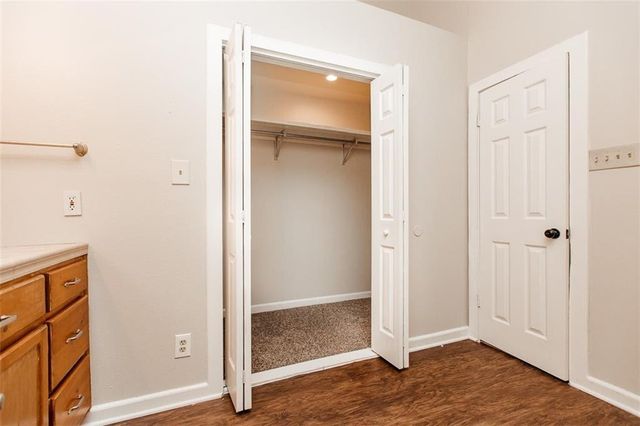 208 S Cougar Ave, Cedar Park, TX 78613