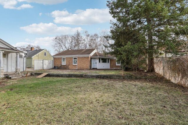 1939 Jackson STREET, Beloit, WI 53511