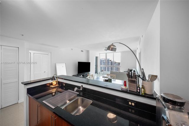 300 S Biscayne Boulevard T3406, Miami, FL 33131