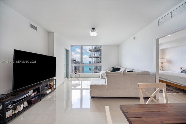 300 S Biscayne Boulevard T3406, Miami, FL 33131