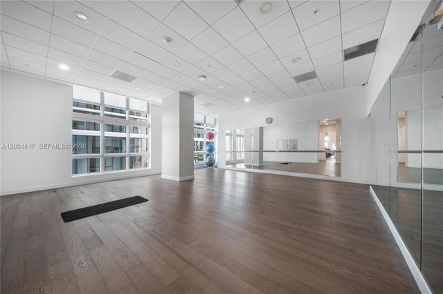 300 S Biscayne Boulevard T3406, Miami, FL 33131