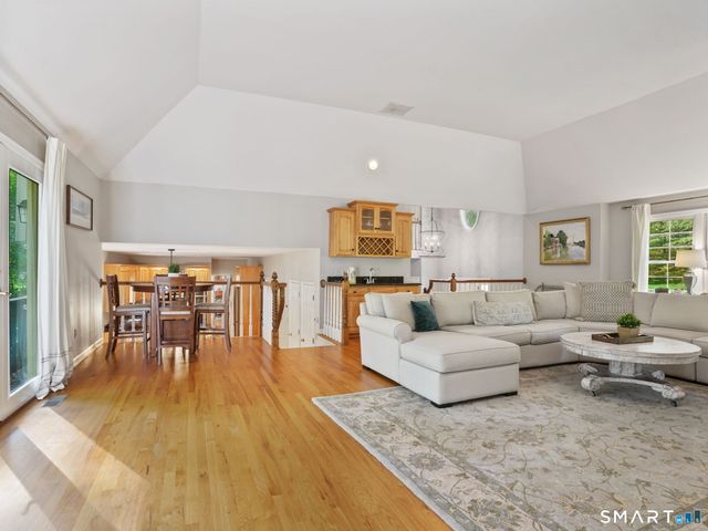 96 Coventry Lane, Trumbull, CT 06611