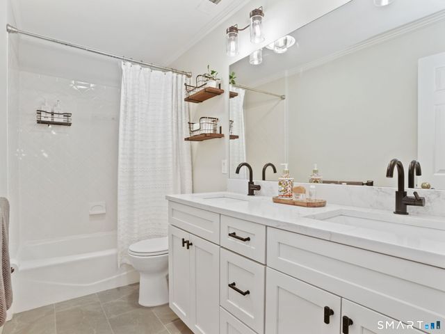 96 Coventry Lane, Trumbull, CT 06611