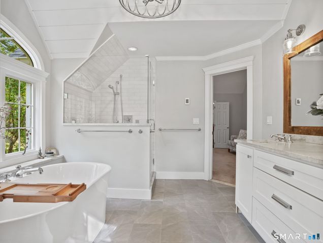 96 Coventry Lane, Trumbull, CT 06611