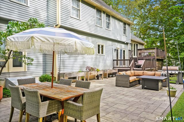 96 Coventry Lane, Trumbull, CT 06611