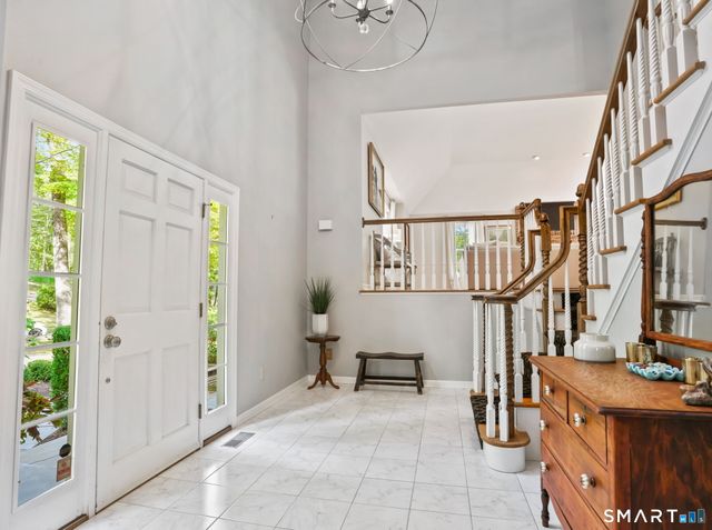 96 Coventry Lane, Trumbull, CT 06611