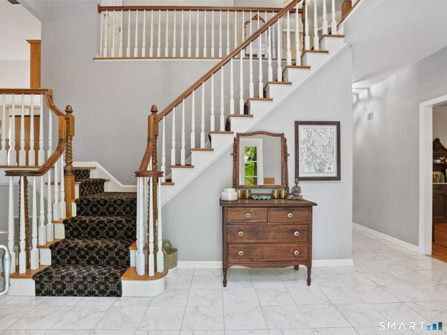 96 Coventry Lane, Trumbull, CT 06611