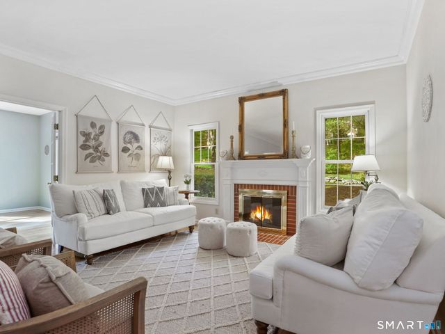 96 Coventry Lane, Trumbull, CT 06611