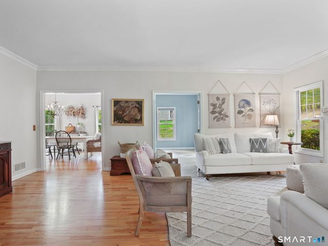 96 Coventry Lane, Trumbull, CT 06611