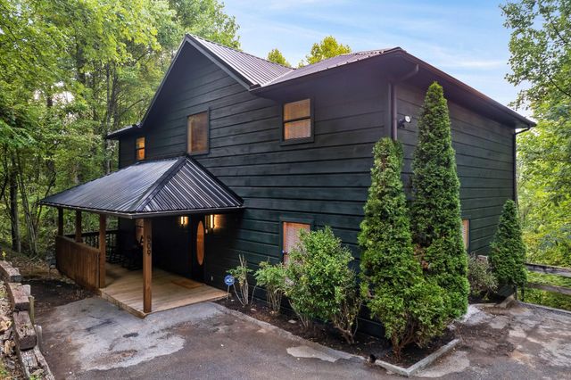 509 Hawks Trail, Gatlinburg, TN 37738