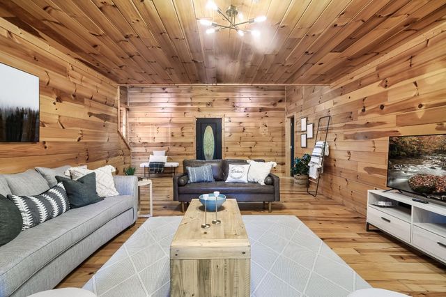 509 Hawks Trail, Gatlinburg, TN 37738