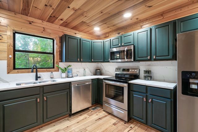509 Hawks Trail, Gatlinburg, TN 37738