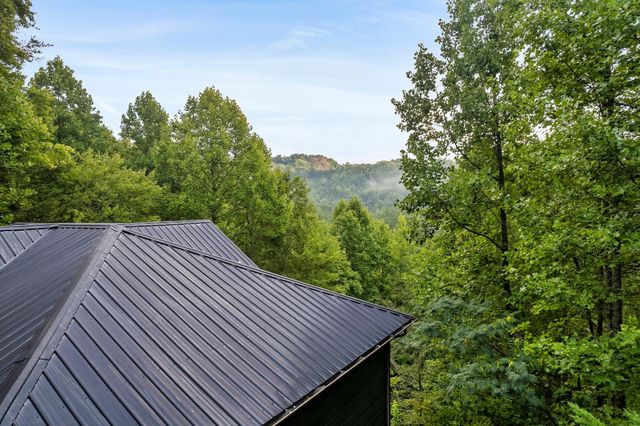 509 Hawks Trail, Gatlinburg, TN 37738