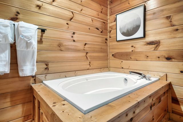 509 Hawks Trail, Gatlinburg, TN 37738