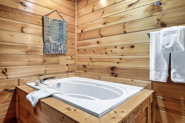 509 Hawks Trail, Gatlinburg, TN 37738
