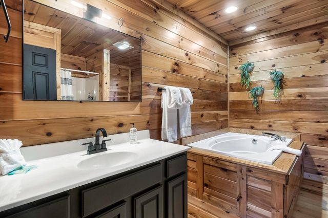 509 Hawks Trail, Gatlinburg, TN 37738