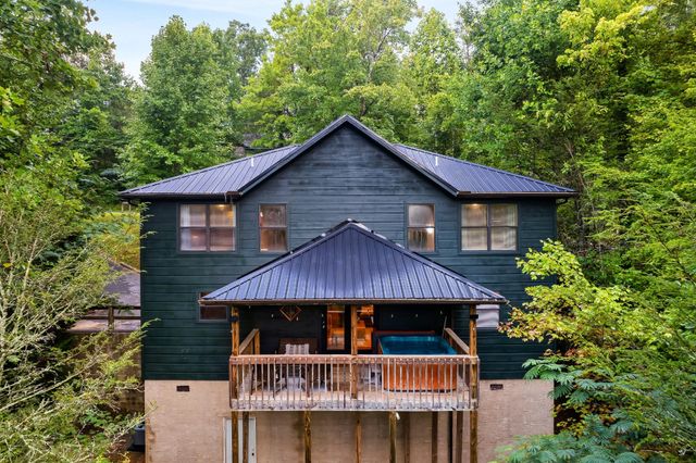 509 Hawks Trail, Gatlinburg, TN 37738