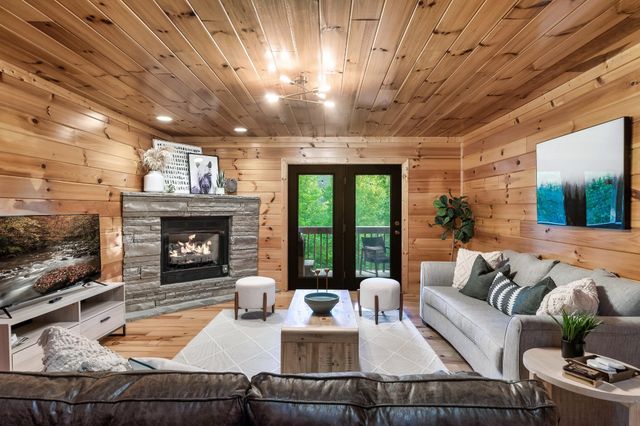 509 Hawks Trail, Gatlinburg, TN 37738