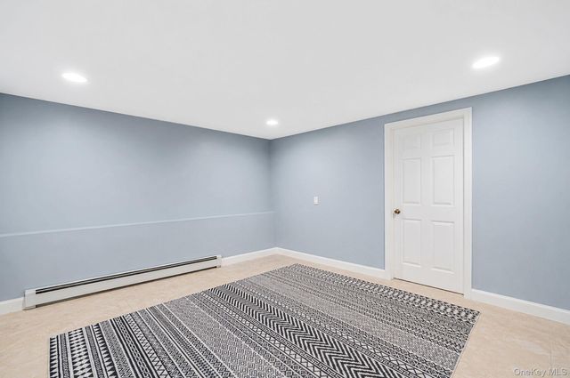 8 Wilson Place, Lindenhurst, NY 11757