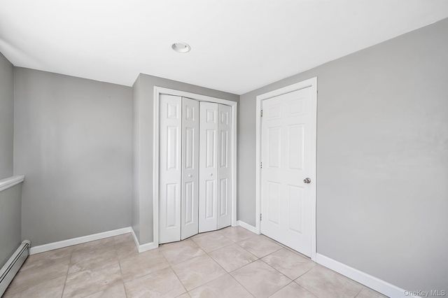 8 Wilson Place, Lindenhurst, NY 11757
