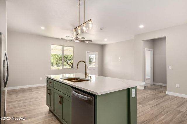 1733 Circulo Alameda, Rio Rico, AZ 85648