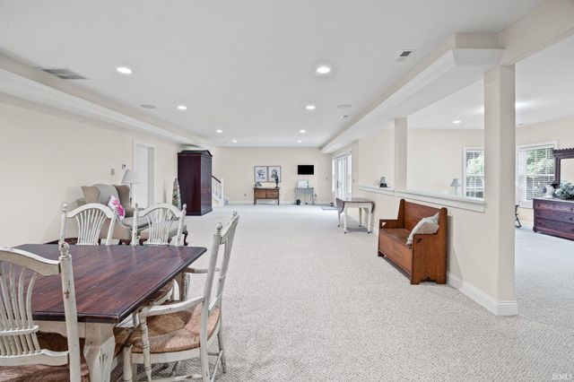 864 Commodores Circle, Lafayette, IN 47909