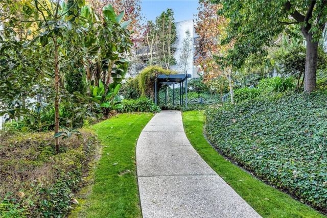 3602 W Estates Lane 301, Rolling Hills Estates, CA 90274