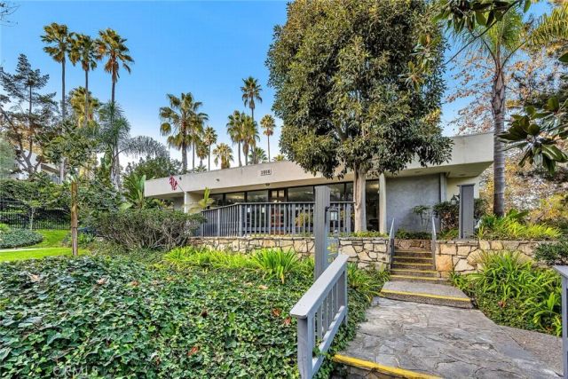 3602 W Estates Lane 301, Rolling Hills Estates, CA 90274