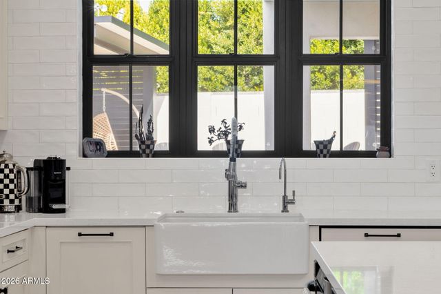 6736 E MONTEROSA Street, Scottsdale, AZ 85251