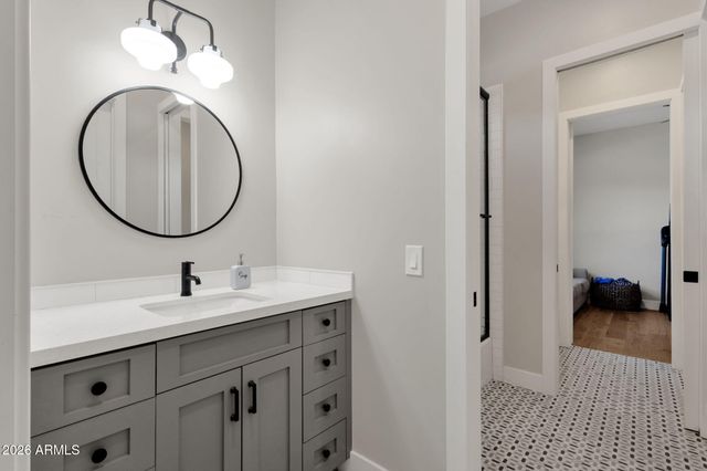 6736 E MONTEROSA Street, Scottsdale, AZ 85251