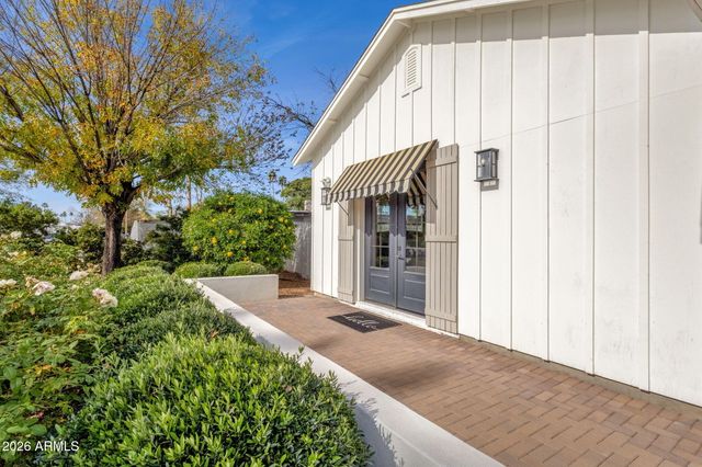 6736 E MONTEROSA Street, Scottsdale, AZ 85251