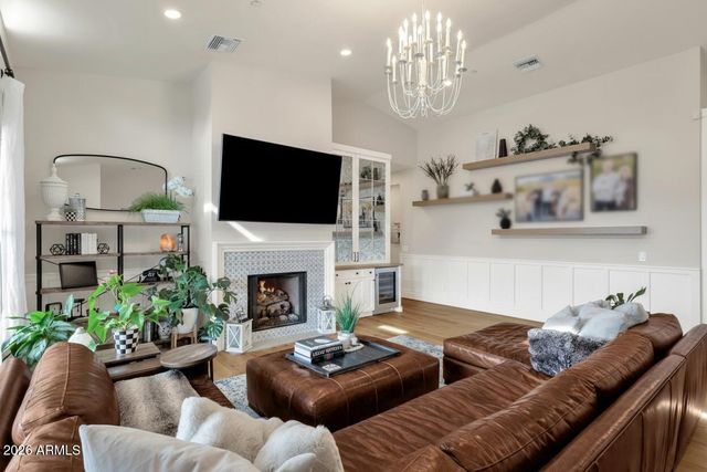 6736 E MONTEROSA Street, Scottsdale, AZ 85251