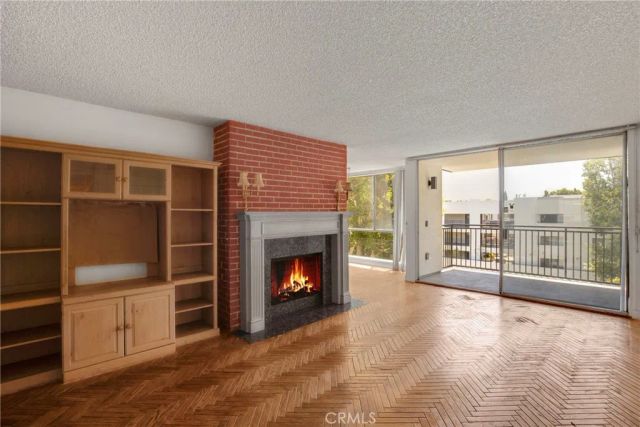 1340 S Beverly Glen 211, Los Angeles, CA 90024