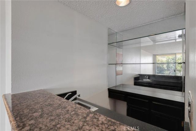 1340 S Beverly Glen 211, Los Angeles, CA 90024