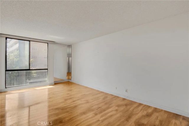 1340 S Beverly Glen 211, Los Angeles, CA 90024