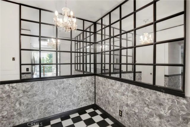 1340 S Beverly Glen 211, Los Angeles, CA 90024