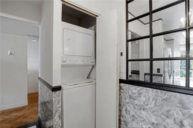 1340 S Beverly Glen 211, Los Angeles, CA 90024
