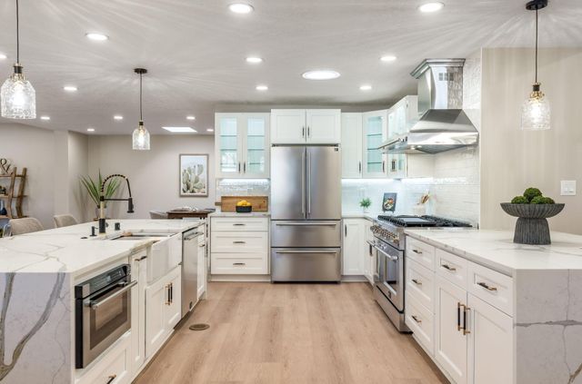 1105 Salamanca Street NW, Los Ranchos, NM 87107