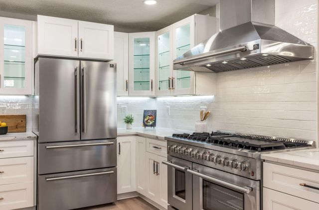 1105 Salamanca Street NW, Los Ranchos, NM 87107