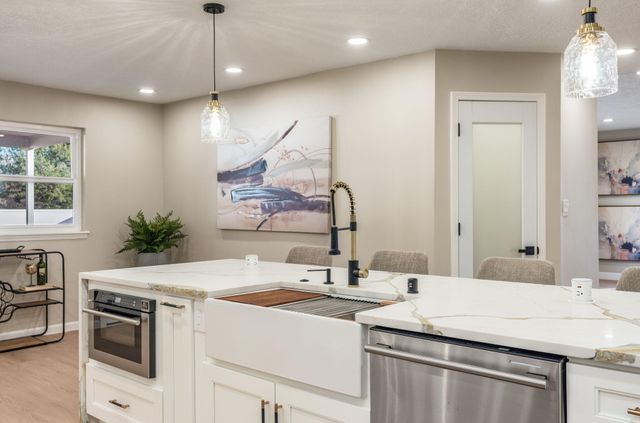 1105 Salamanca Street NW, Los Ranchos, NM 87107