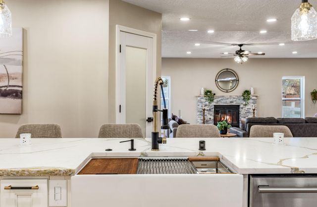 1105 Salamanca Street NW, Los Ranchos, NM 87107